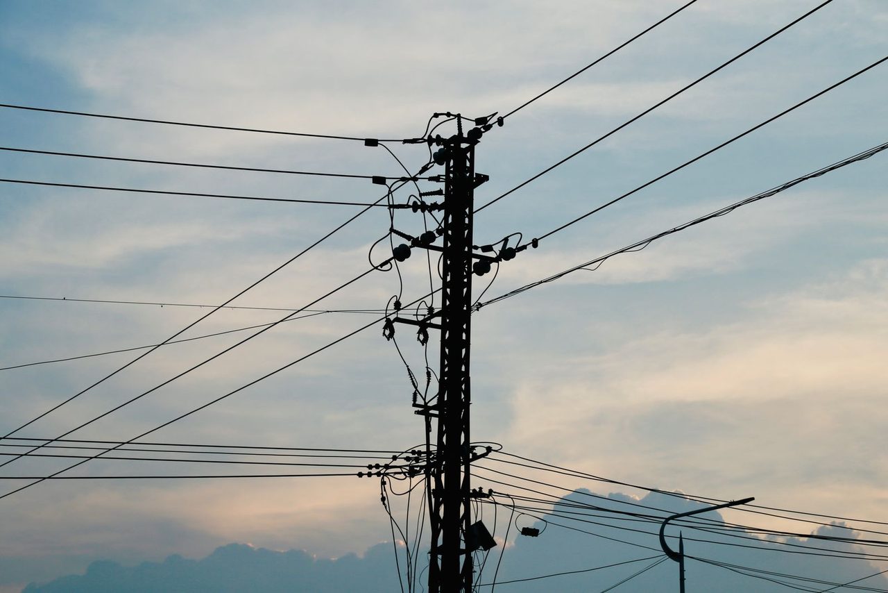 Electrical power lines and grid equipment